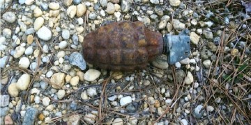 Ηλικιωμένη βρήκε χειροβομβίδα σε σπίτι