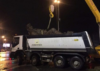 Απομακρύνονται από τα Σκόπια αγάλματα που παραπέμπουν σε αλυτρωτισμό