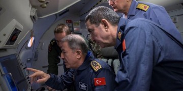 Ο Τούρκος αρχηγός ΓΕΕΘΑ απειλεί: Μπορούμε και παράλληλη στρατιωτική επιχείρηση στο Αιγαίο