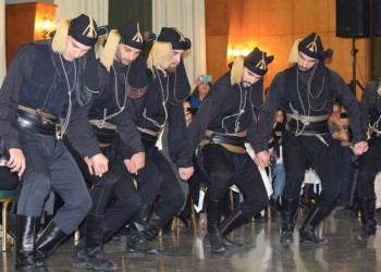 Φωτογραφικές στιγμές από τον ετήσιο χορό του ιστορικού Συλλόγου Ποντίων «Αργοναύται-Κομνηνοί»
