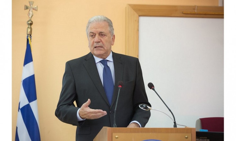 Ο Δημήτρης Αβραμόπουλος στο Λουξεμβούργο για το Συμβούλιο υπουργών Εσωτερικών Υποθέσεων