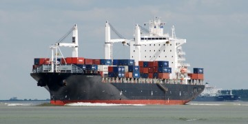 Ιταλοί βρήκαν 300 κιλά κοκαΐνη σε ελληνικό πλοίο στη Γένοβα