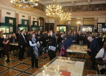 Στη Βουλή επιτετραμμένοι πρεσβειών στην Ελλάδα και μέλη του Athens Diplomatic Club