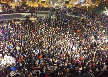 Άναψε ο «Φανός Λάκκος τ΄ Μάγγαν» στην Κοζάνη (βίντεο)