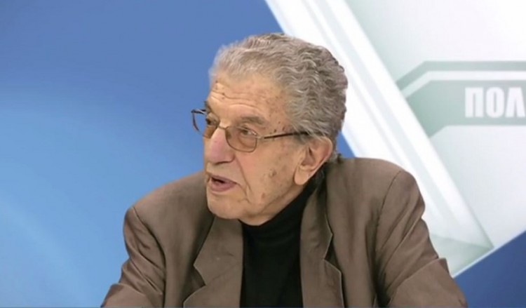 Πέθανε ο καθηγητής Βασίλης Φίλιας