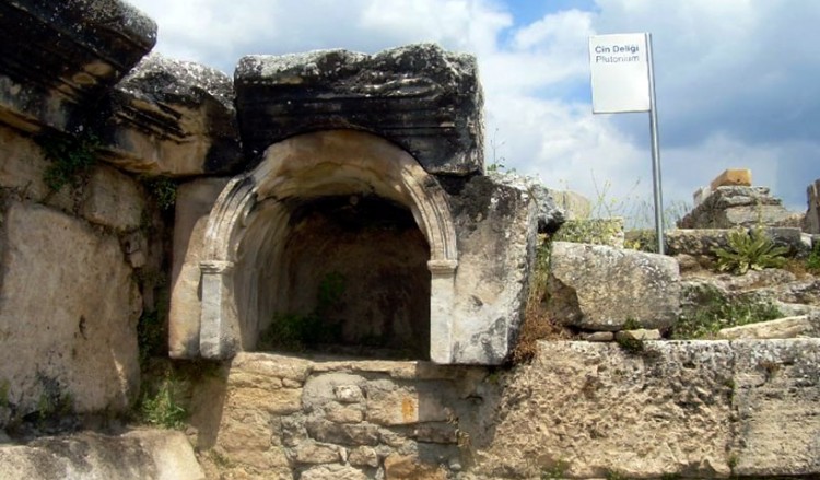 Αποκαλύφθηκε το μυστήριο της «Πύλης του Άδη» – Γιατί πέθαινε ό,τι την πλησίαζε