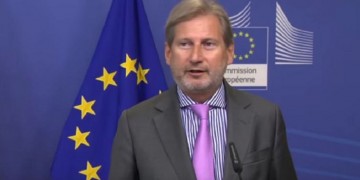 Γιοχάνες Χαν: Η ΕΕ θα παράσχει βοήθεια στην Τουρκία μόνο εάν τερματίσει τις «πολιτικές εκβιασμού»
