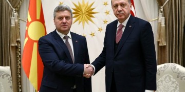 Συνάντηση Ερντογάν με Ιβάνοφ – «Όχι» σε αλλαγή Συντάγματος από τον πρόεδρο της πΓΔΜ