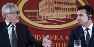 Γιούνκερ σε Ζάεφ: Λύστε το ζήτημα της ονομασίας, συνεχίστε τις μεταρρυθμίσεις