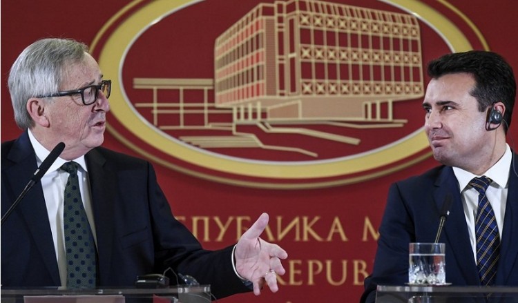 Γιούνκερ σε Ζάεφ: Λύστε το ζήτημα της ονομασίας, συνεχίστε τις μεταρρυθμίσεις