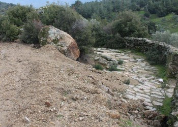 Στο Αϊδίνιο της Μικράς Ασίας ισοπέδωσαν με μπουλντόζα δρόμο 2.300 ετών! (φωτο)