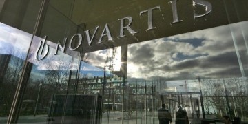Υπόθεση Novartis: Η Ελένη Τουλουπάκη αρνείται να στείλει στη Βουλή απόρρητα έγγραφα του FBI