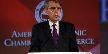 Μήνυμα ελπίδας από τον Αμερικανό πρέσβη Τζέφρι Πάιατ για το Πάσχα