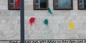 Επίθεση με μπογιές στην τουρκική πρεσβεία στο Βερολίνο