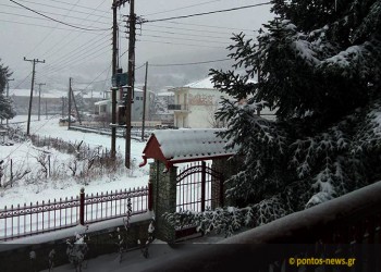 Στα λευκά η κεντρική και βόρεια Ελλάδα – Σοβαρά προβλήματα στους δρόμους