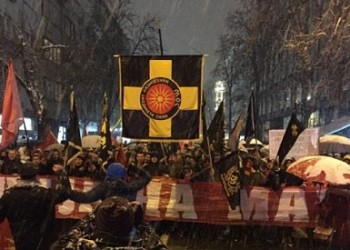 Συγκέντρωση στα Σκόπια για το όνομα – Έκαψαν ελληνική σημαία