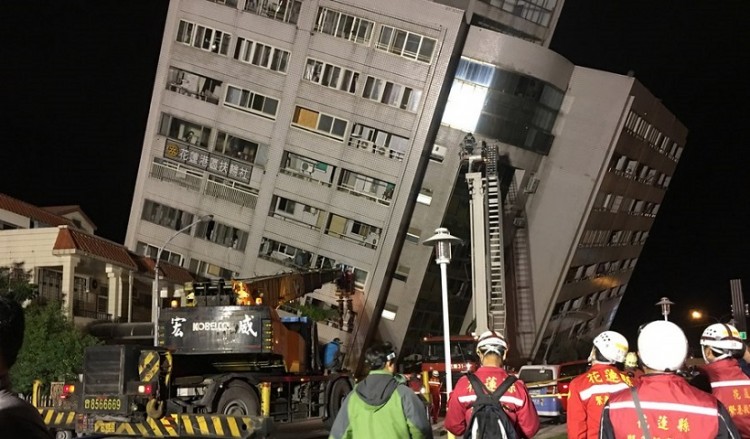 Τουλάχιστον 2 νεκροί και πάνω από 100 τραυματίες από σεισμό στην Ταϊβάν