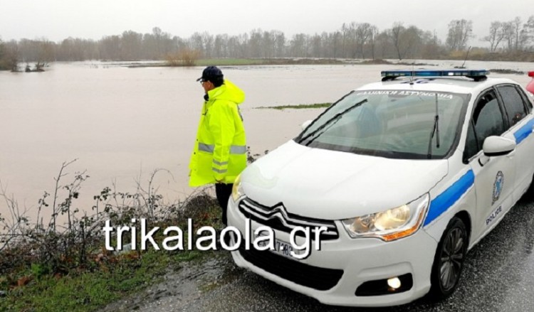 Προβλήματα στα Τρίκαλα από τις ισχυρές βροχοπτώσεις