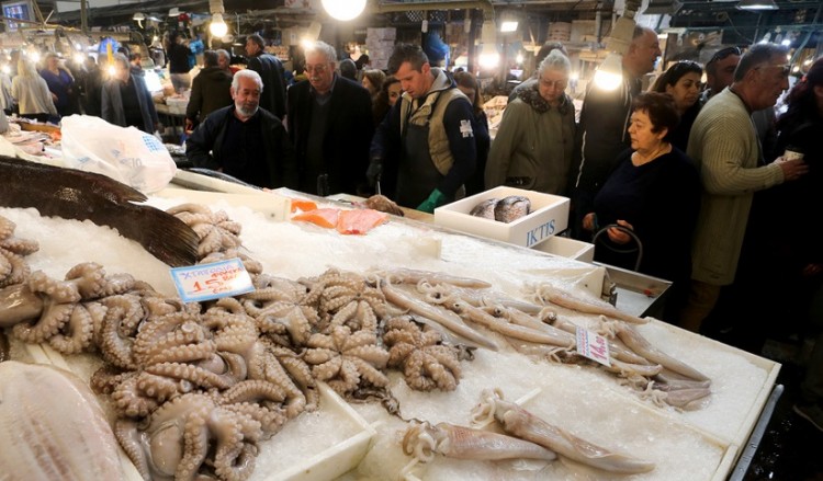 Ανοιχτές σήμερα και αύριο η Κεντρική Αγορά στο Ρέντη και η κεντρική ιχθυαγορά