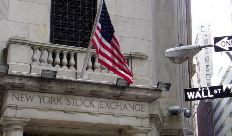 Wall Street: Έκλεισε με πτώση μετά τη μεγάλη αύξηση των κρουσμάτων του κορονοϊού στις ΗΠΑ