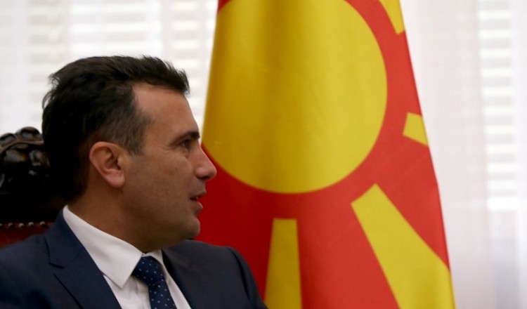 Ο Ζάεφ πρόσφερε… γη και ύδωρ στην αντιπολίτευση για να στηρίξει το δημοψήφισμα