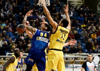 Άλμα τρίτης θέσης από την ΑΕΚ