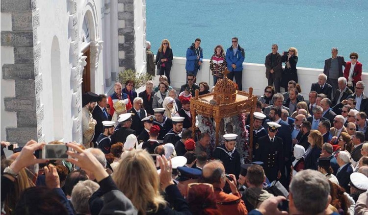 Το Πολεμικό Ναυτικό στις εορταστικές εκδηλώσεις για την Παναγία Θεοσκέπαστη στην Άνδρο (φωτο)