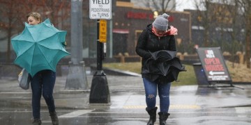 Σαρώνει η κακοκαιρία τις ανατολικές Πολιτείες των ΗΠΑ