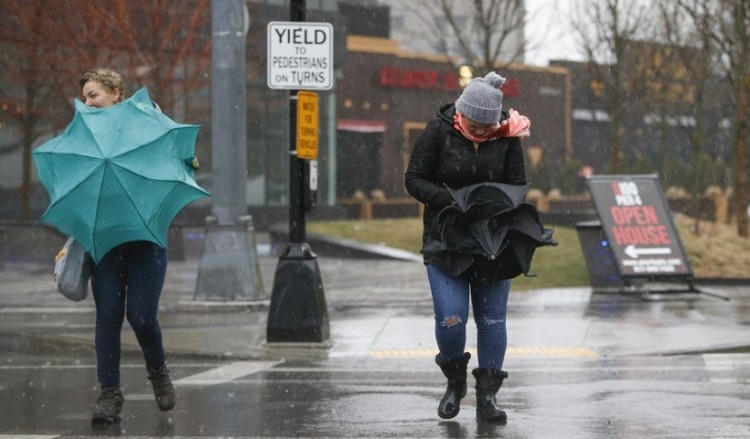 Σαρώνει η κακοκαιρία τις ανατολικές Πολιτείες των ΗΠΑ