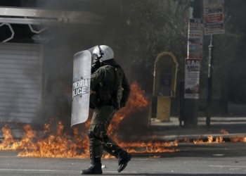 Επεισόδια στον Πειραιά κοντά σε χώρο εκδήλωσης με ομιλητή τον Τσακαλώτο