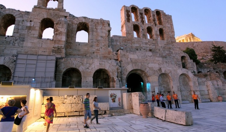 «Ναι» από το ΚΑΣ στην επίδειξη μόδας του Β. Κωστέτσου μπροστά στο Ηρώδειο