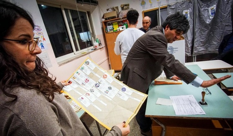 Ιταλικές εκλογές: Κερδισμένοι τα Πέντε Αστέρια και η Κεντροδεξιά