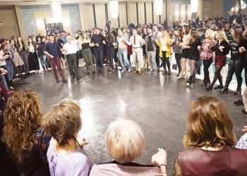 Με εντυπωσιακή προσέλευση ο χορός των Ποντίων Κομοτηνής