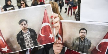 Ντόμινο πολιτικών εξελίξεων στο Κόσοβο μετά την παράνομη έκδοση Τούρκων στην Άγκυρα (βίντεο)