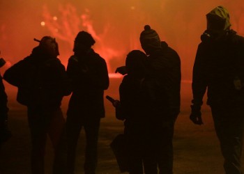 Επιθέσεις αναρχικών με γκαζάκια και μολότοφ στην Αττική