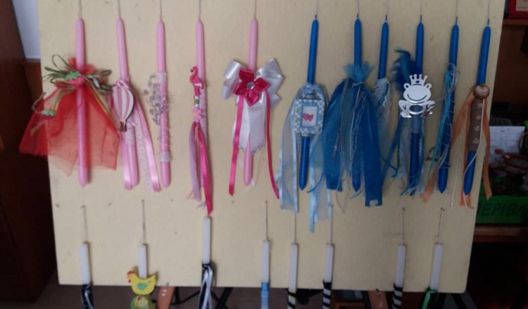 Πασχαλινές λαμπάδες ετοιμάζουν τα παιδιά του Συλλόγου Ποντίων Ελευθερίου-Κορδελιού