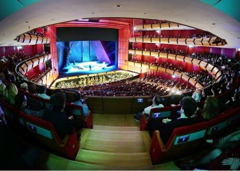 Δωρεά ευγνωμοσύνης στους γιατρούς και νοσηλευτές του ΕΣΥ: 20.000 εισιτήρια παραστάσεων από ΥΠΠΟ και ΕΛΣ