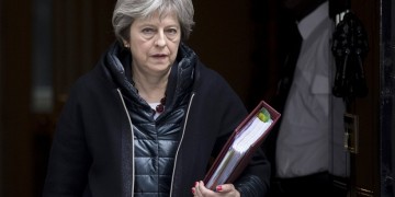 Brexit: Η Τερέζα Μέι θα ζητήσει περισσότερο χρόνο – Νέες συζητήσεις στο Κοινοβούλιο