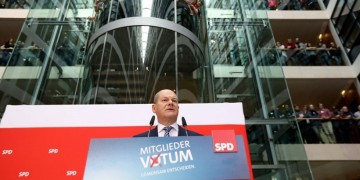 Εγκρίθηκε η συμμετοχή του SPD στη γερμανική κυβέρνηση – Έτοιμη για τέταρτη θητεία η Μέρκελ