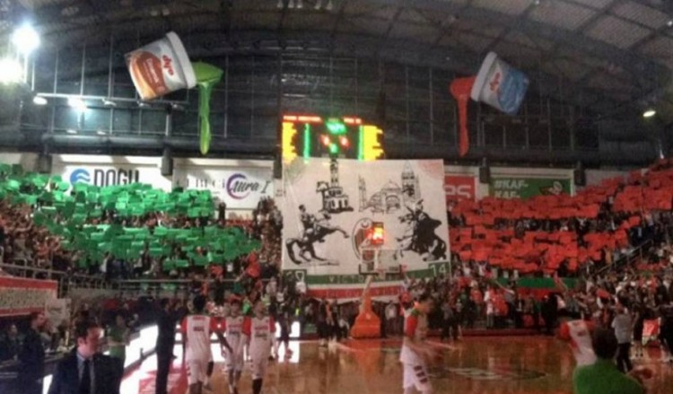 Επιστολή διαμαρτυρίας της ΕΟΚ για το προκλητικό πανό οπαδών στη Σμύρνη