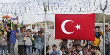 Spiegel: Τώρα οι πρόσφυγες πεθαίνουν στα τουρκο-συριακά σύνορα