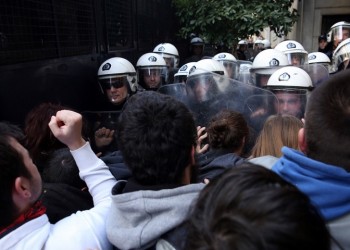 Πλειστηριασμοί: Ένταση και χημικά στο Κολωνάκι