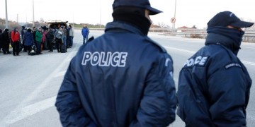 Εξαρθρώθηκε σπείρα ανηλίκων που λήστευε πεζούς και οδηγούς στην περιοχή των Αχαρνών