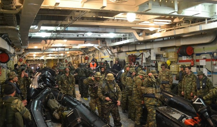 Εντυπωσιακές φωτογραφίες από την άσκηση «Πυρπολητής»