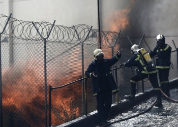 Φωτιά στο Κατράκειο Θέατρο Νίκαιας 5