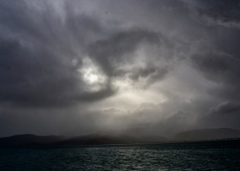 Καιρός: Συννεφιά και βροχή σήμερα Δευτέρα