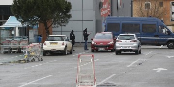 Η Γαλλία τιμά τα θύματα της τζιχαντιστικής επίθεσης