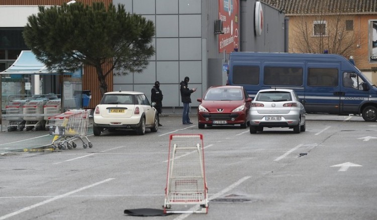 Η Γαλλία τιμά τα θύματα της τζιχαντιστικής επίθεσης