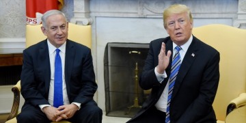 Ο Τραμπ σκέφτεται να βρεθεί στα εγκαίνια της πρεσβείας των ΗΠΑ στην Ιερουσαλήμ