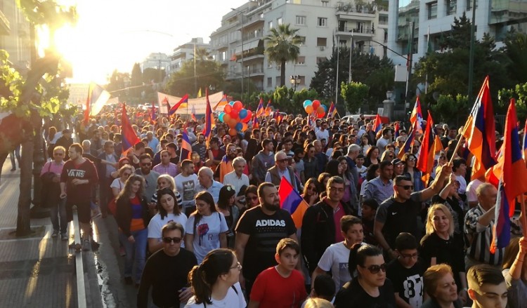 Δυναμική πορεία διαμαρτυρίας στην τουρκική πρεσβεία για την 103η επέτειο της Γενοκτονίας των Αρμενίων